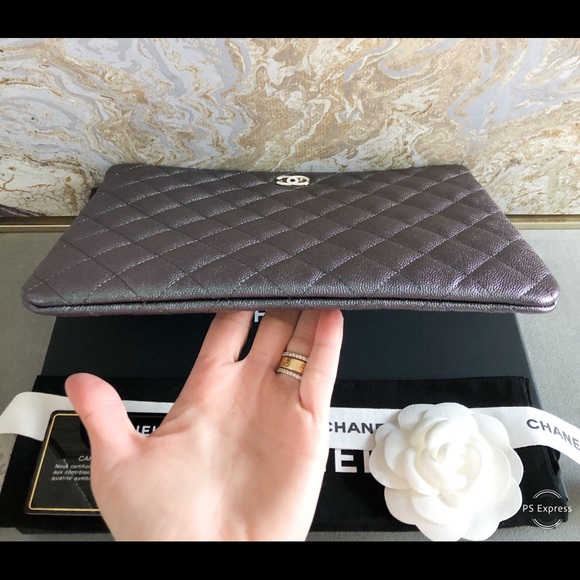 Chanel Iridescent Medium O CC Caviar LeatherClutch - Picture 5 of 8